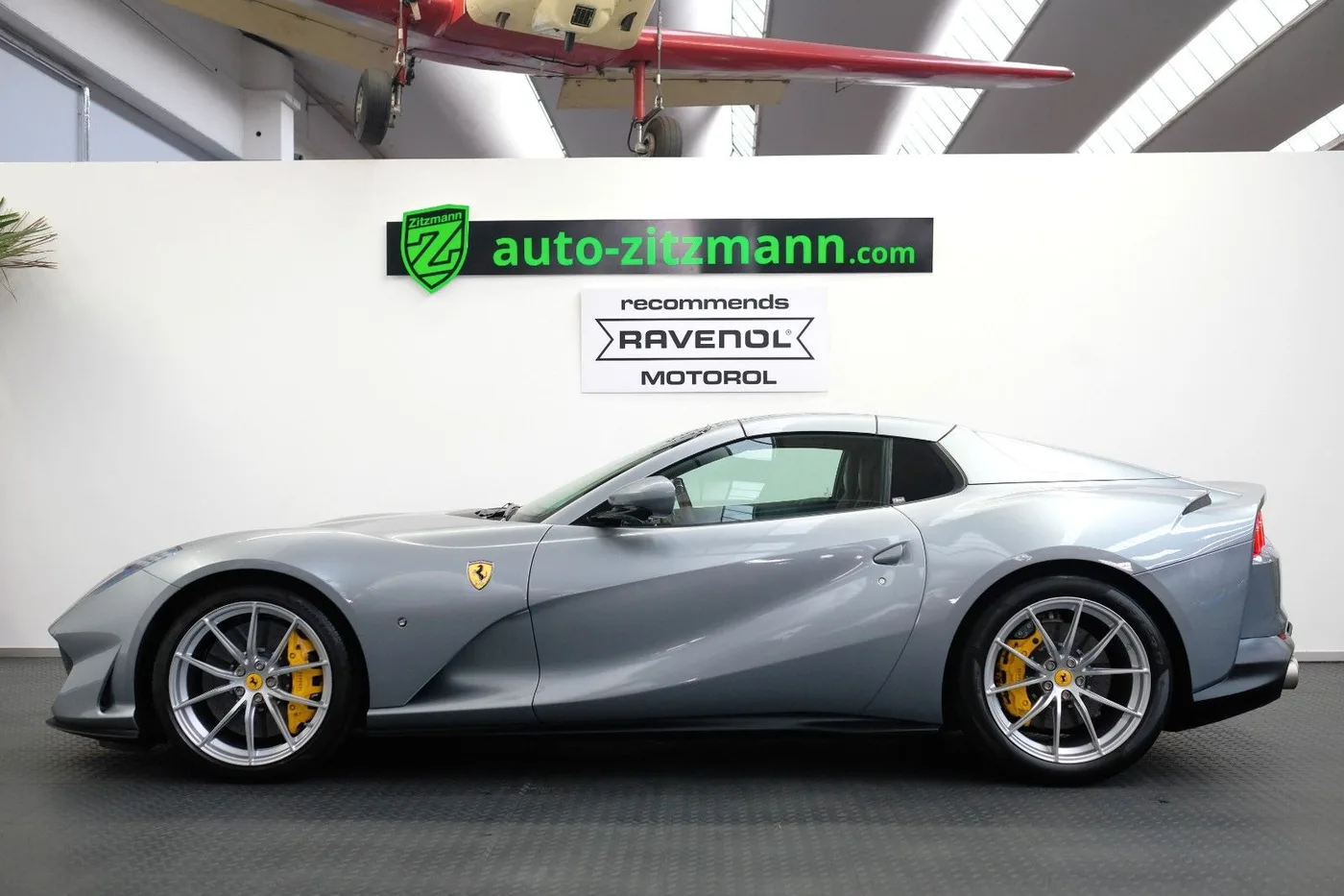 2024 Ferrari 812 GTS offered by a specialist dealer in Nuremberg, Germany, photo 4 of 15