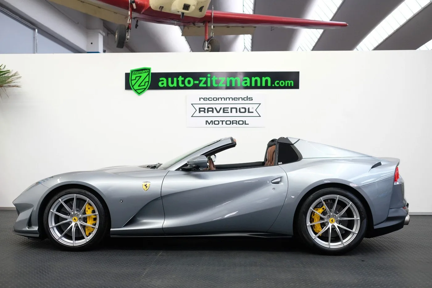 2024 Ferrari 812 GTS offered by a specialist dealer in Nuremberg, Germany, photo 7 of 15