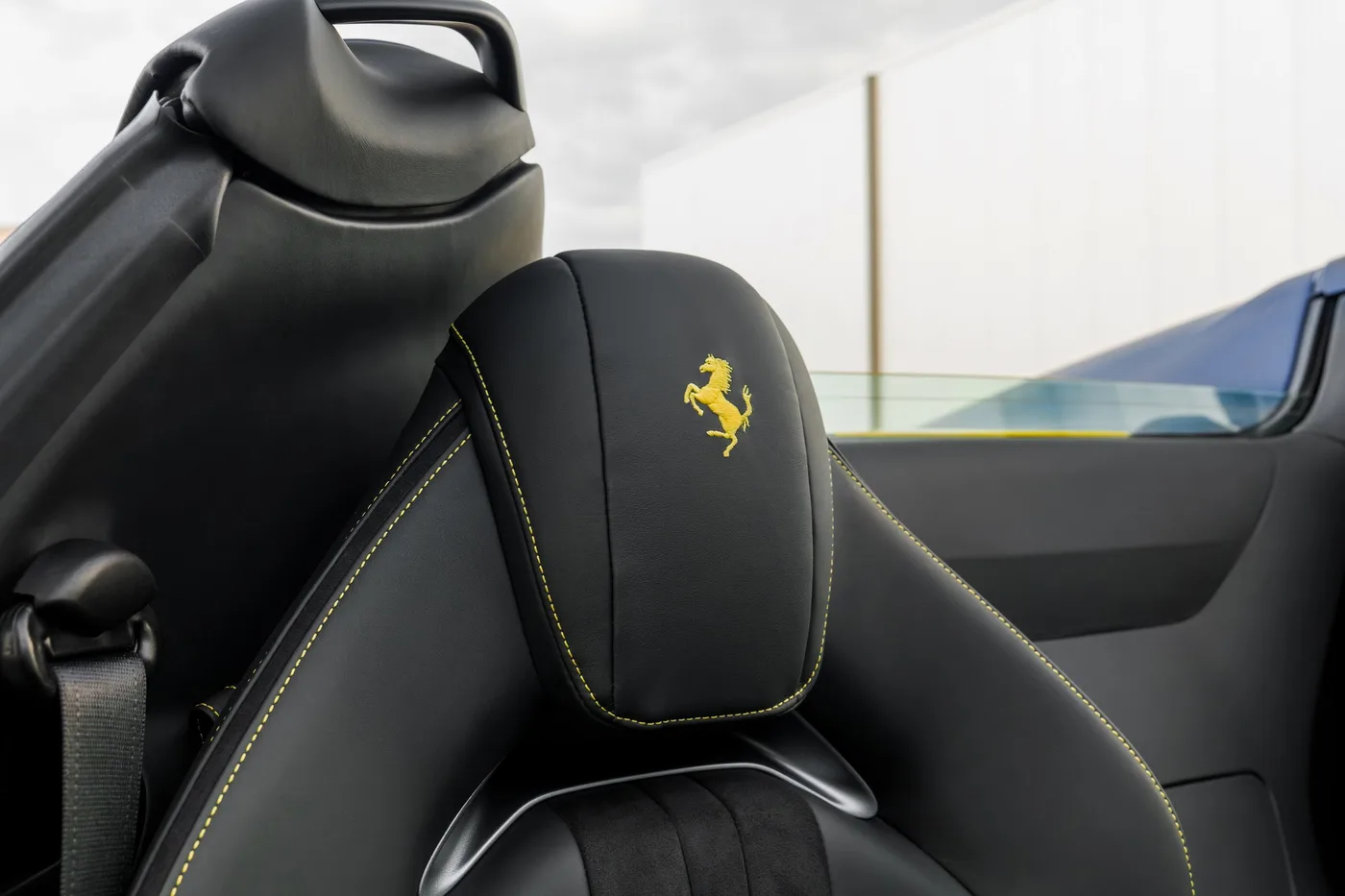2024 Ferrari 812 GTS offered by a supercar dealer in Woerden, Netherlands, photo 14 of 25
