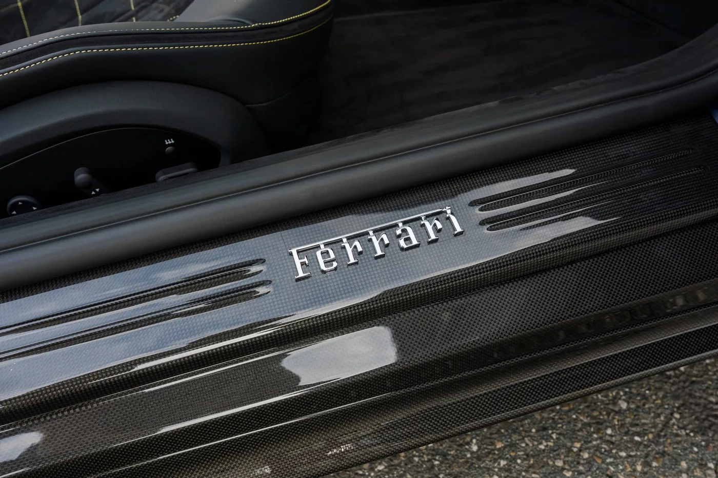 2024 Ferrari 812 GTS offered by a supercar dealer in Woerden, Netherlands, photo 21 of 25