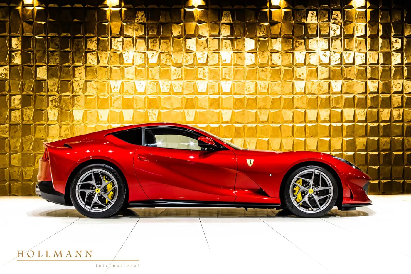 2024 Ferrari 812 Superfast proposée par un concessionnaire spécialisé à Stuhr, Allemagne, photo 4 sur 8