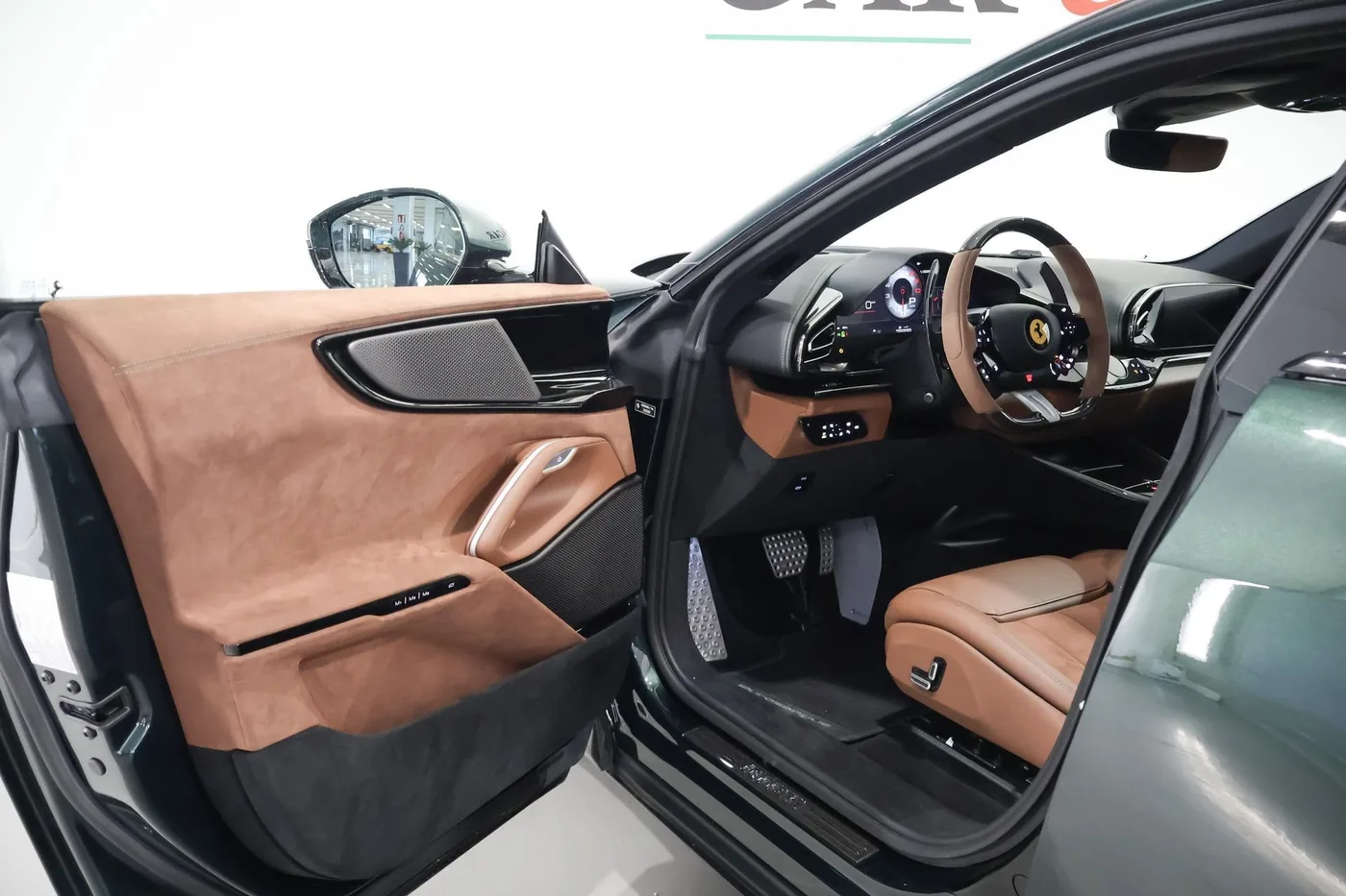 2024 Ferrari Purosangue proposée par un spécialiste de la supercar à Zibido San Giacomo, Italie, photo 8 sur 25