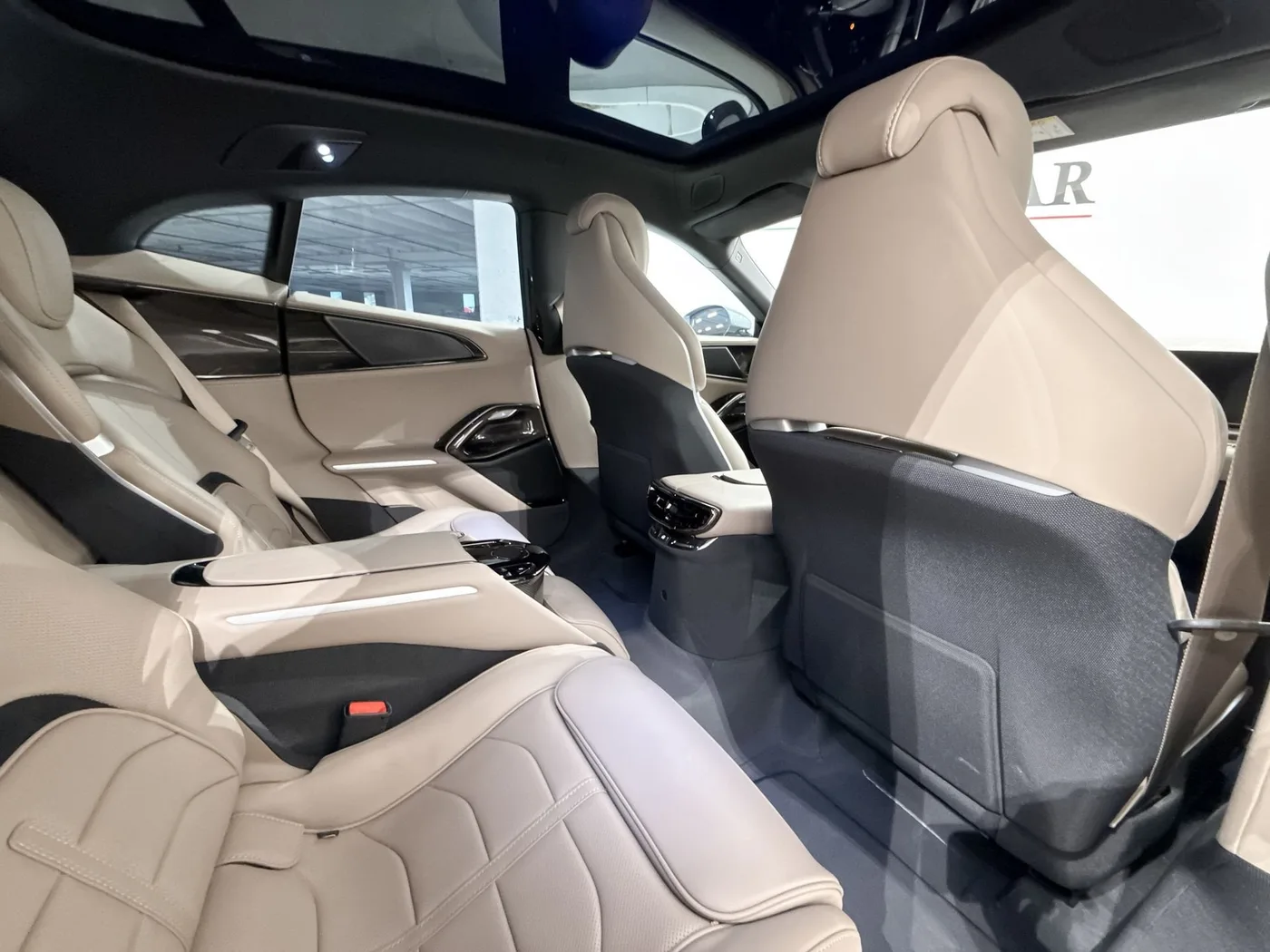 2024 Ferrari Purosangue offered by a supercar dealer in Zibido San Giacomo, Italy, photo 17 of 20