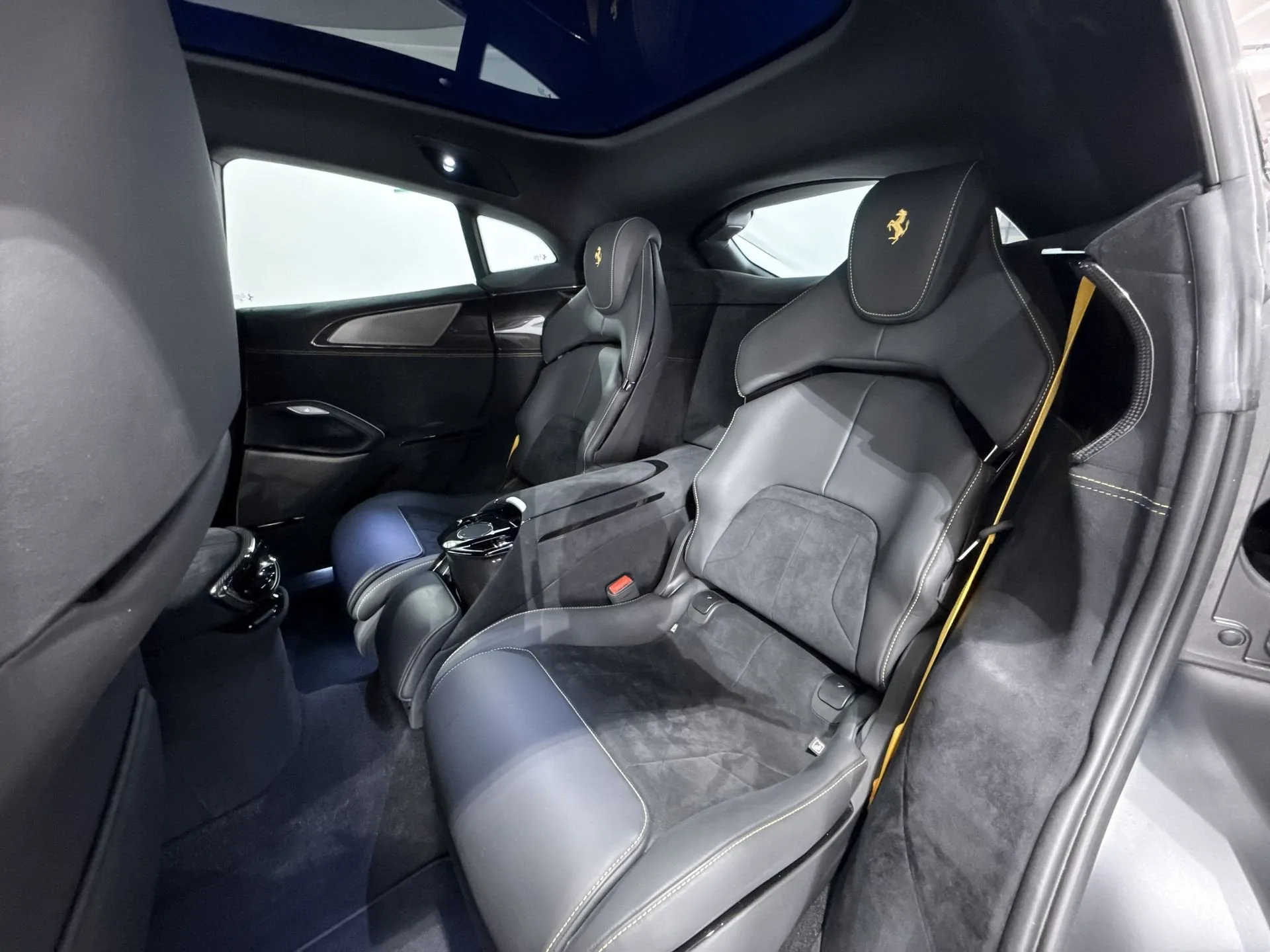 2024 Ferrari Purosangue, 18/24