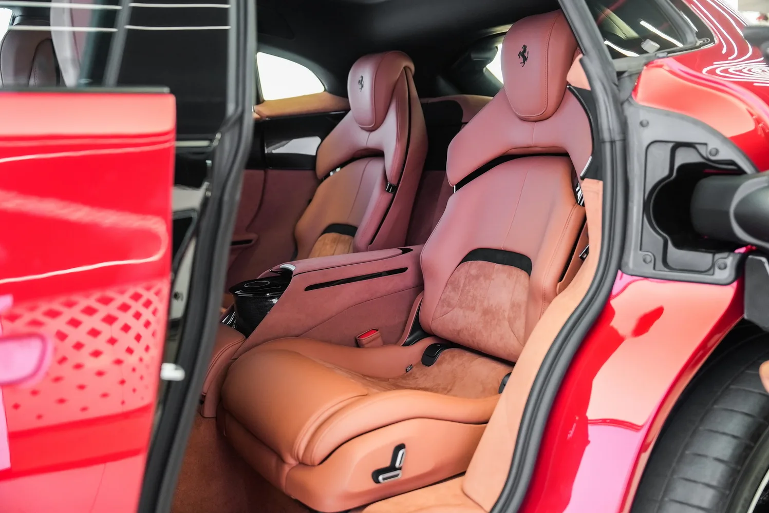 2024 Ferrari Purosangue, 9/16