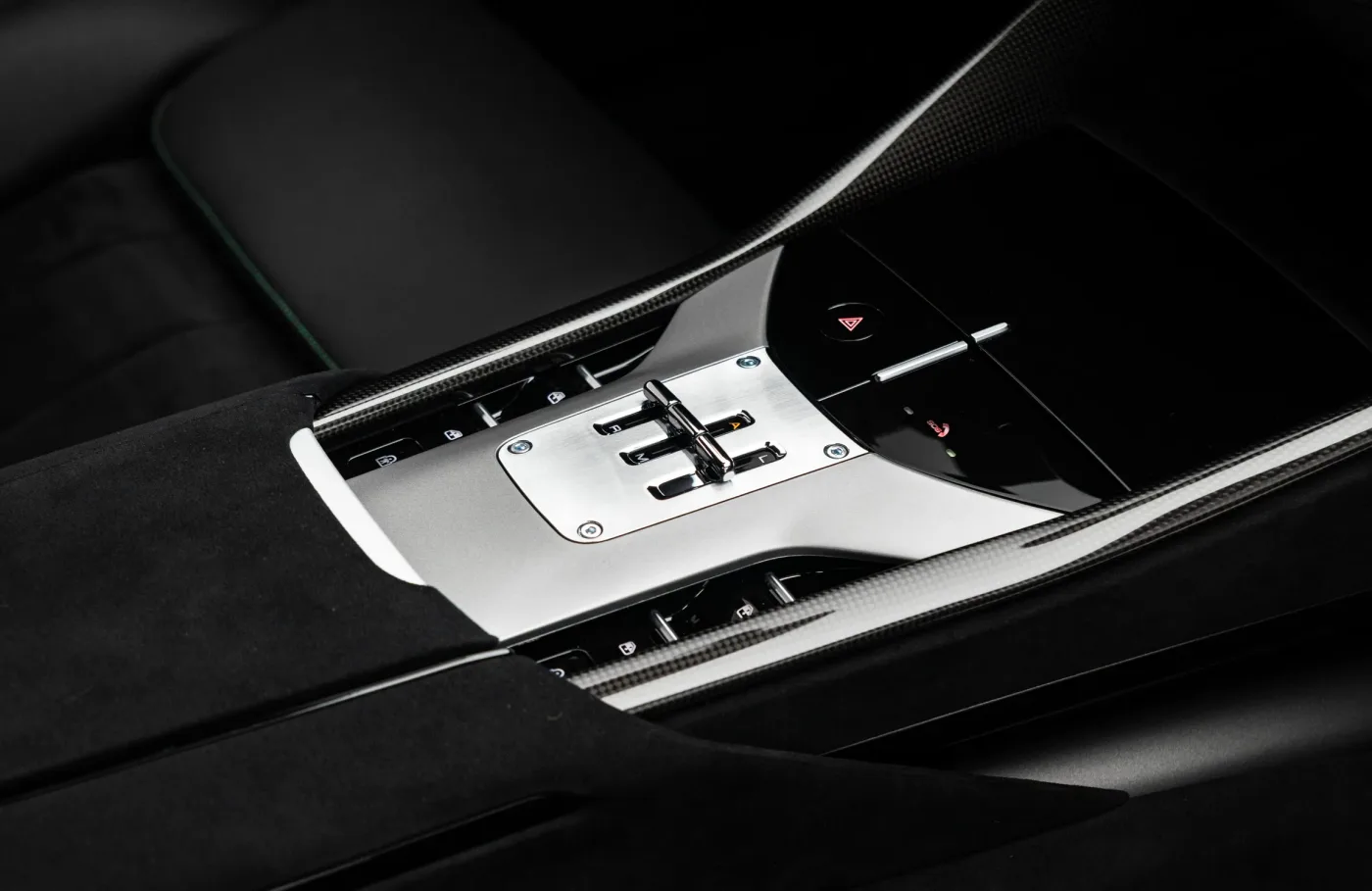 2024 Ferrari Purosangue angeboten von einem Fachhändler in Dubai, Vereinigte Arabische Emirate, Foto 7 von 10