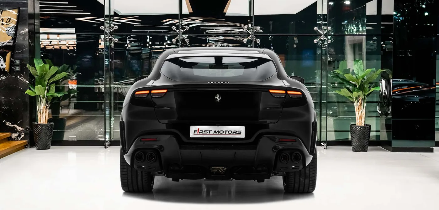 2024 Ferrari Purosangue angeboten von einem Fachhändler in Dubai, Vereinigte Arabische Emirate, Außenansicht 4