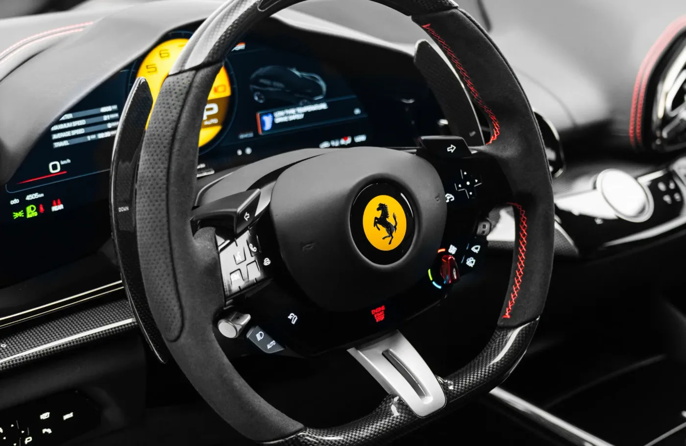 2024 Ferrari Purosangue angeboten von einem Fachhändler in Dubai, Vereinigte Arabische Emirate, Foto 6 von 10