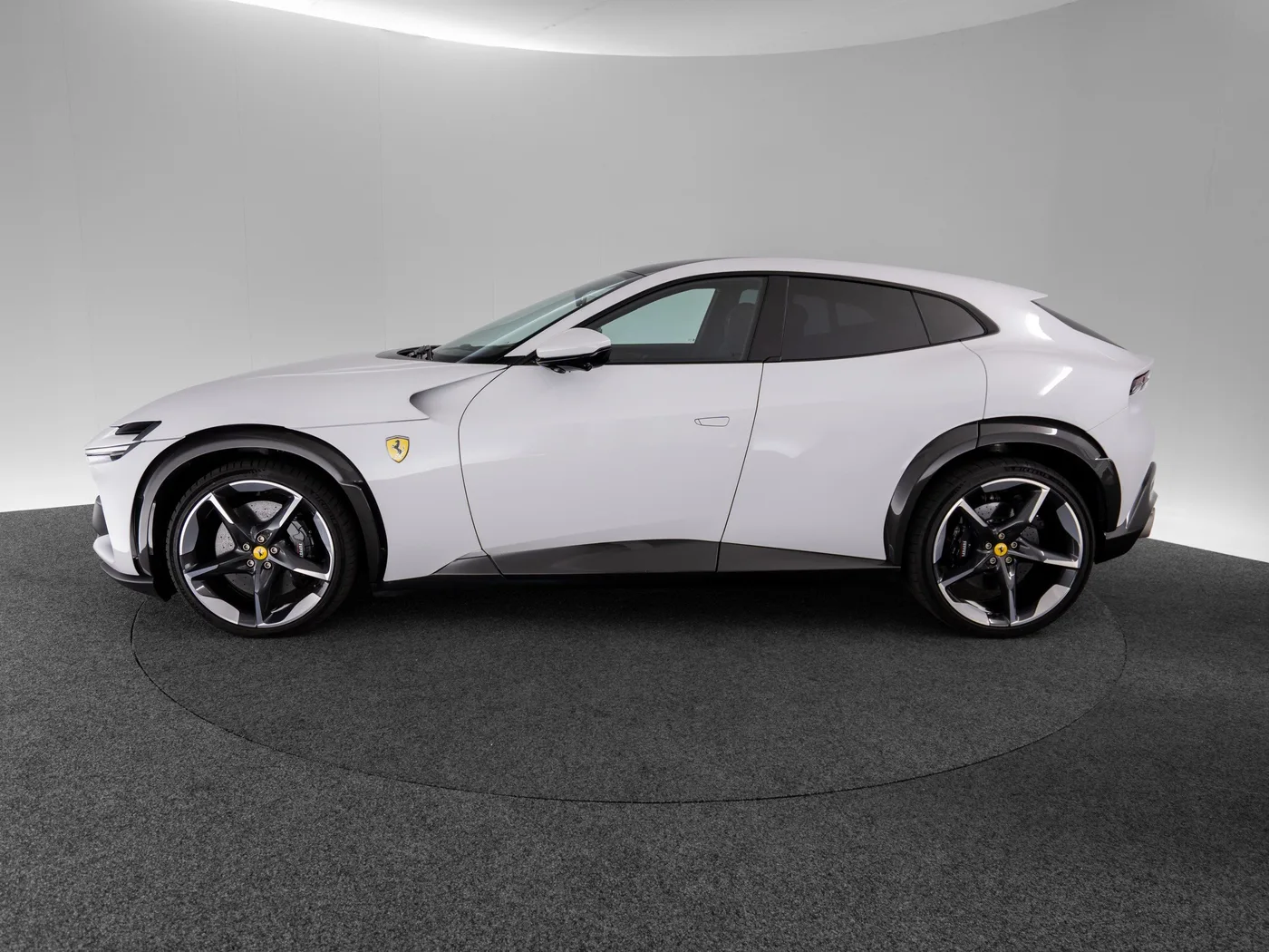 2024 Ferrari Purosangue angeboten von einem Fachhändler in Singen, Deutschland, Foto 8 von 15