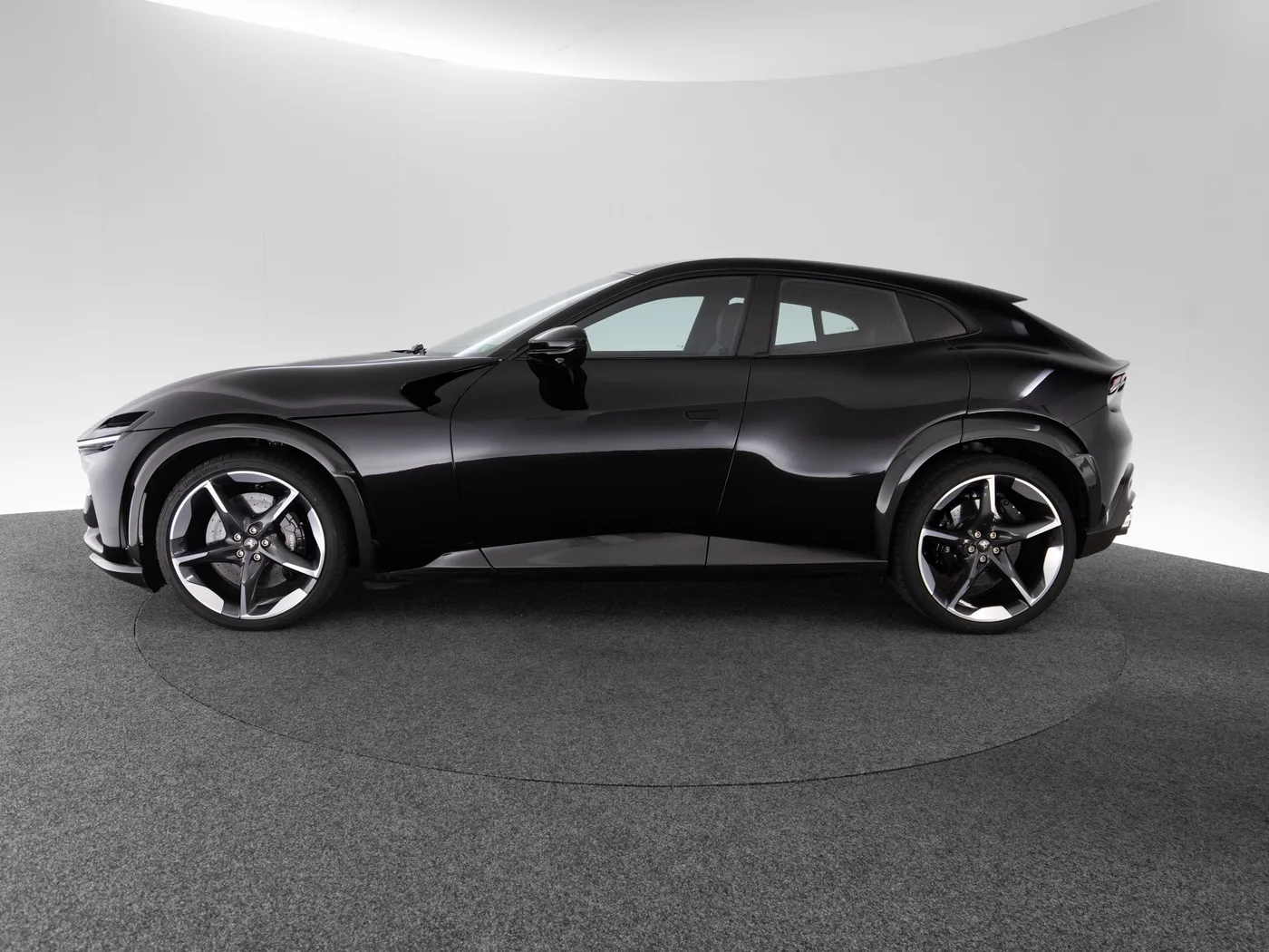 2024 Ferrari Purosangue angeboten von einem Fachhändler in Singen, Deutschland, Foto 2 von 15