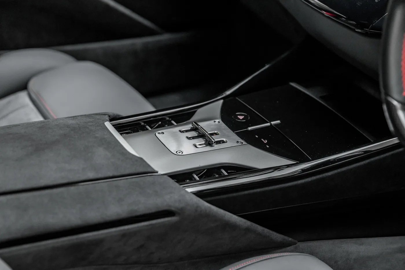 2024 Ferrari Purosangue angeboten von einer Vertragshändlergruppe in Mayfair, Vereinigtes Königreich, Foto 8 von 25