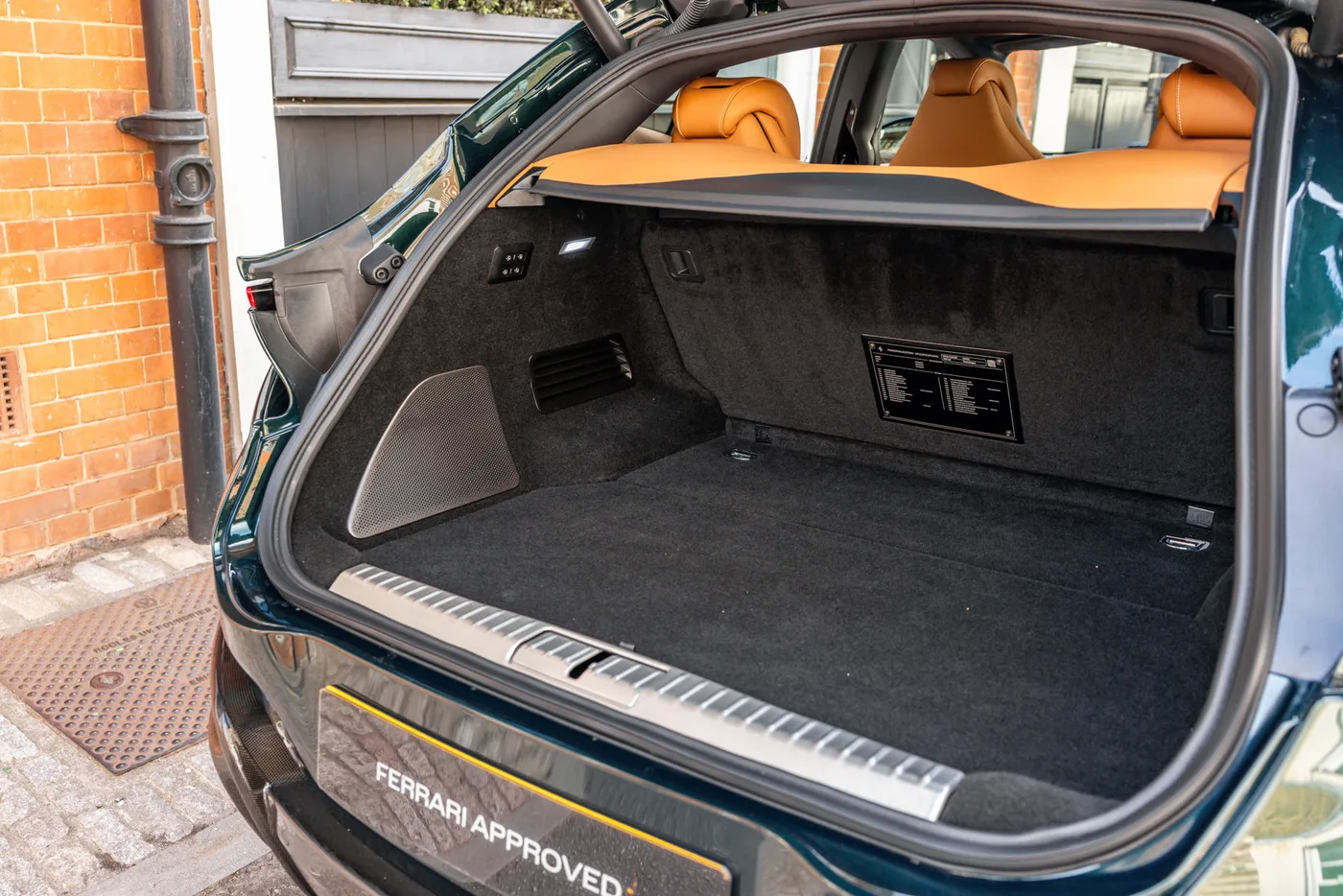 2024 Ferrari Purosangue angeboten von einer Vertragshändlergruppe in Mayfair, Vereinigtes Königreich, Foto 18 von 25