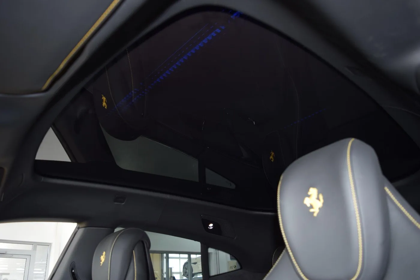 2024 Ferrari Purosangue angeboten von einem Fachhändler in Pfaffenhofen an der Ilm, Deutschland, Foto 10 von 15