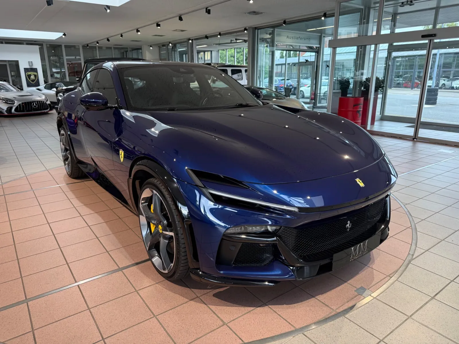 2024 Ferrari Purosangue proposée par un concessionnaire spécialisé à Hannover, Allemagne, photo principale