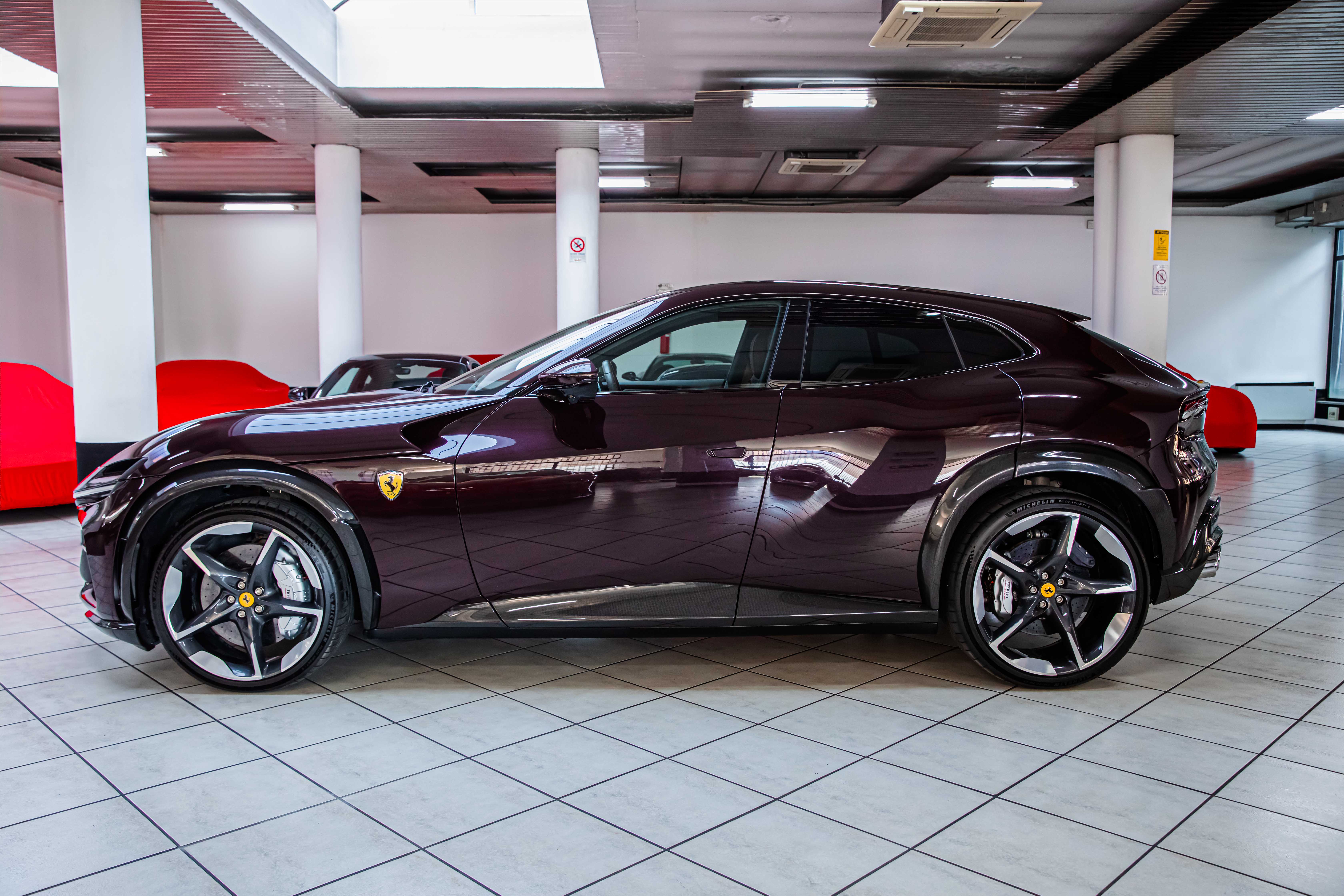 2024 Ferrari Purosangue angeboten von einem Fachhändler in Milan, Italien, Foto 9 von 20