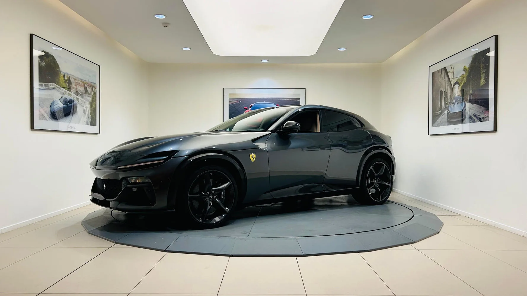 2024 Ferrari Purosangue, 2/30