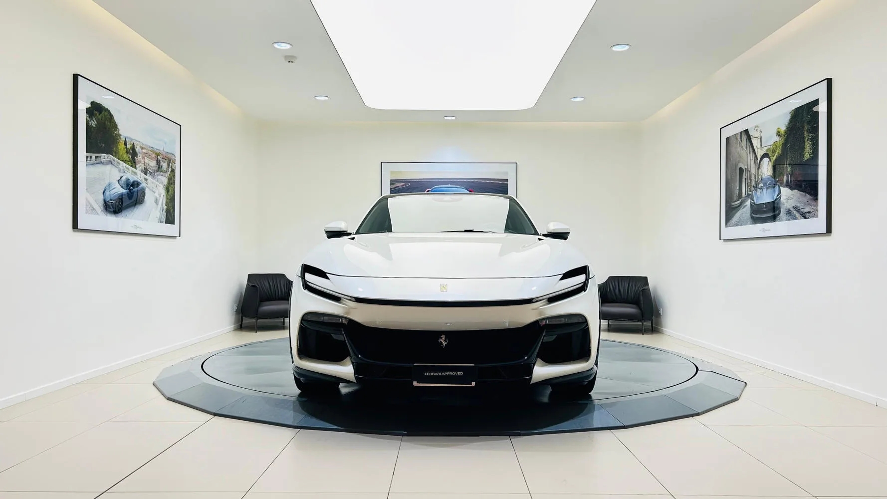 2024 Ferrari Purosangue proposée par un concessionnaire spécialisé à Balma, France, photo principale