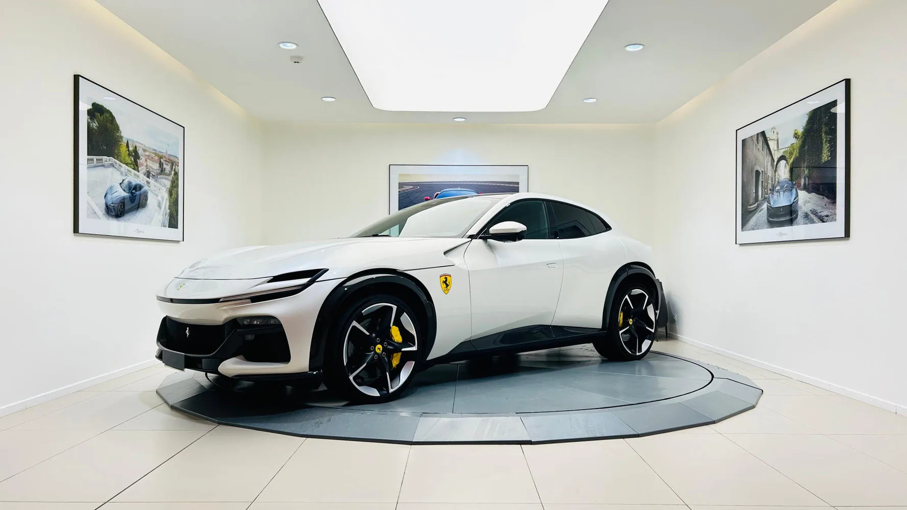 2024 Ferrari Purosangue, 2/30