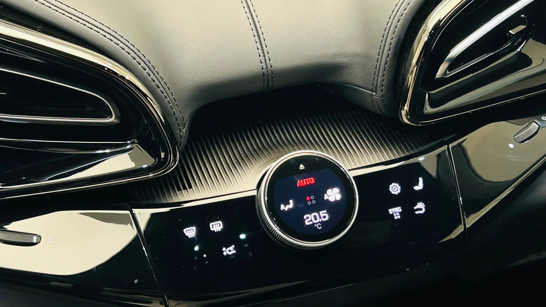 2024 Ferrari Purosangue, 14/30