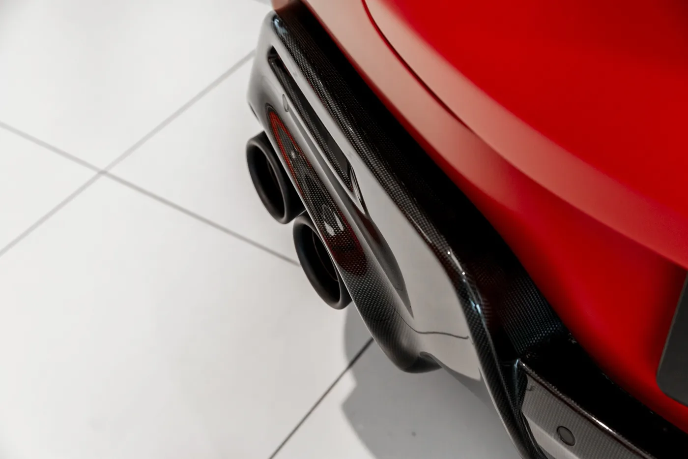 2024 Ferrari Purosangue offered by a specialist dealer in Hengelo, Netherlands, photo 10 of 15