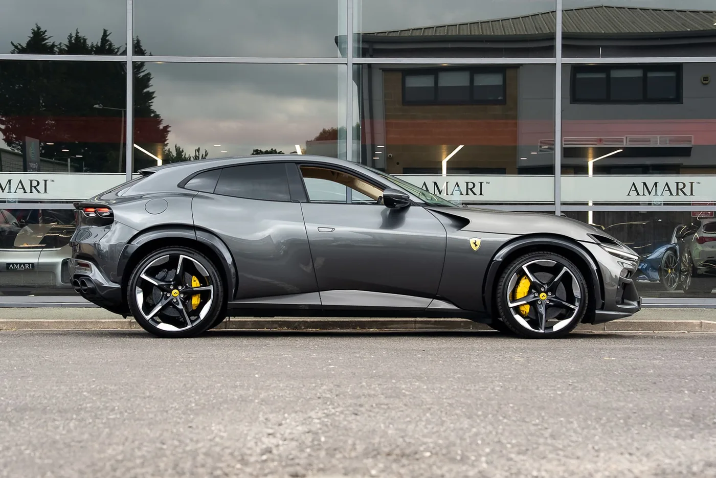 2024 Ferrari Purosangue angeboten von einem Supersportwagenhändler in Preston, Vereinigtes Königreich, Foto 2 von 25