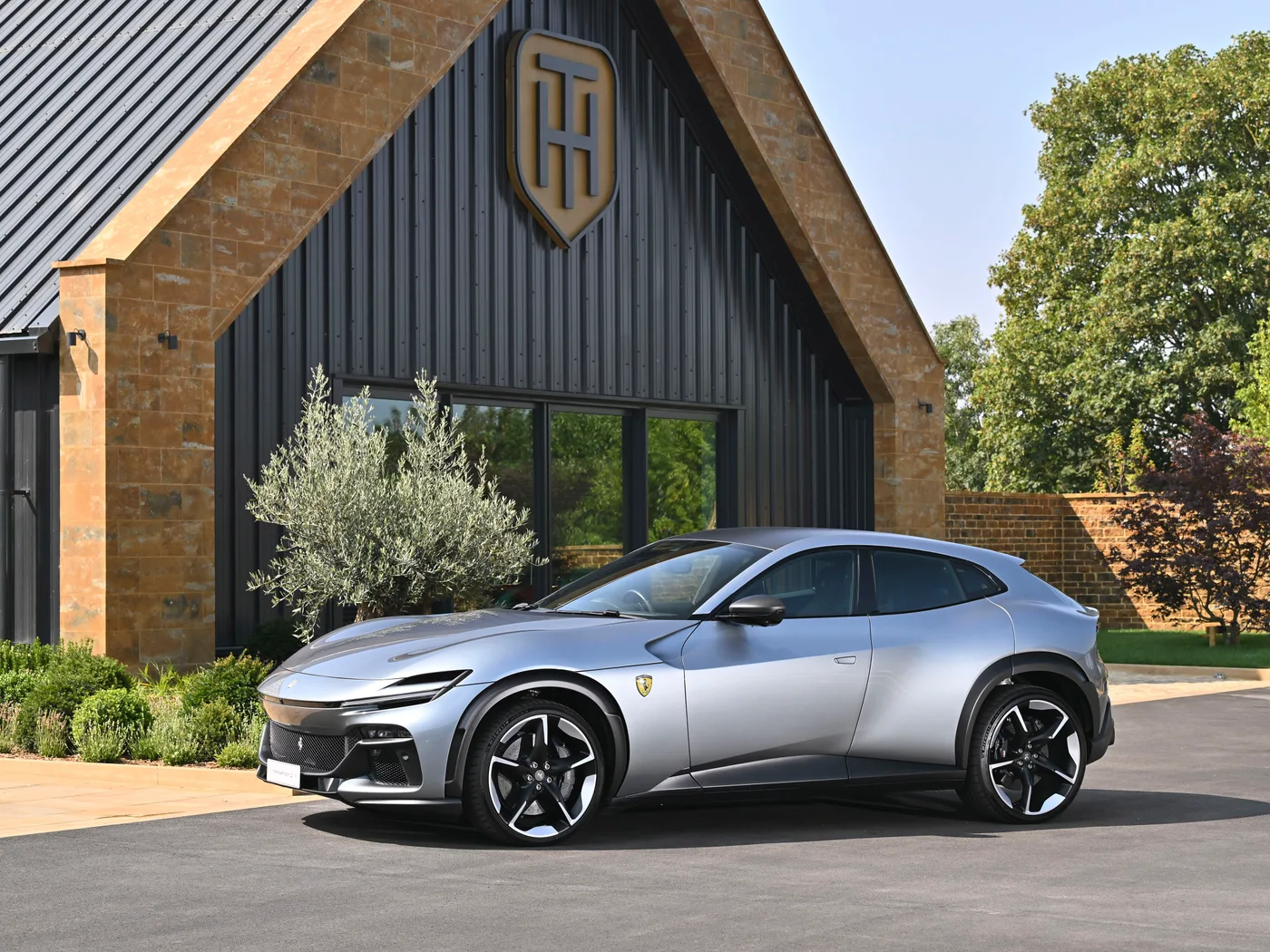 2024 Ferrari Purosangue proposée par un concessionnaire spécialisé à Hook Norton, Royaume-Uni, photo 4 sur 15