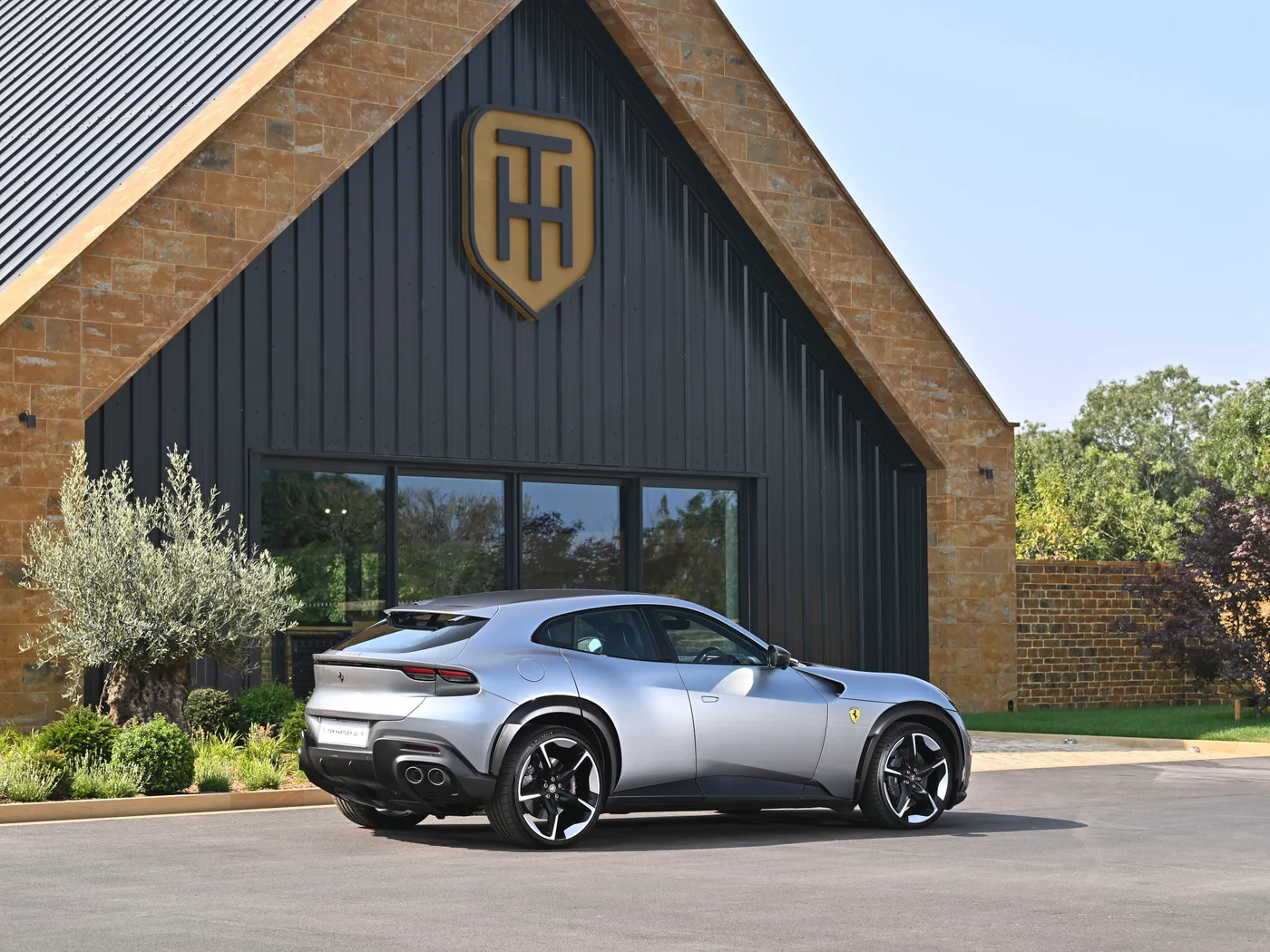 2024 Ferrari Purosangue proposée par un concessionnaire spécialisé à Hook Norton, Royaume-Uni, photo 7 sur 15