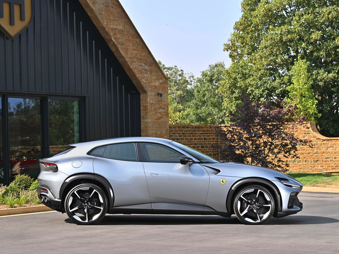 2024 Ferrari Purosangue proposée par un concessionnaire spécialisé à Hook Norton, Royaume-Uni, photo 10 sur 15