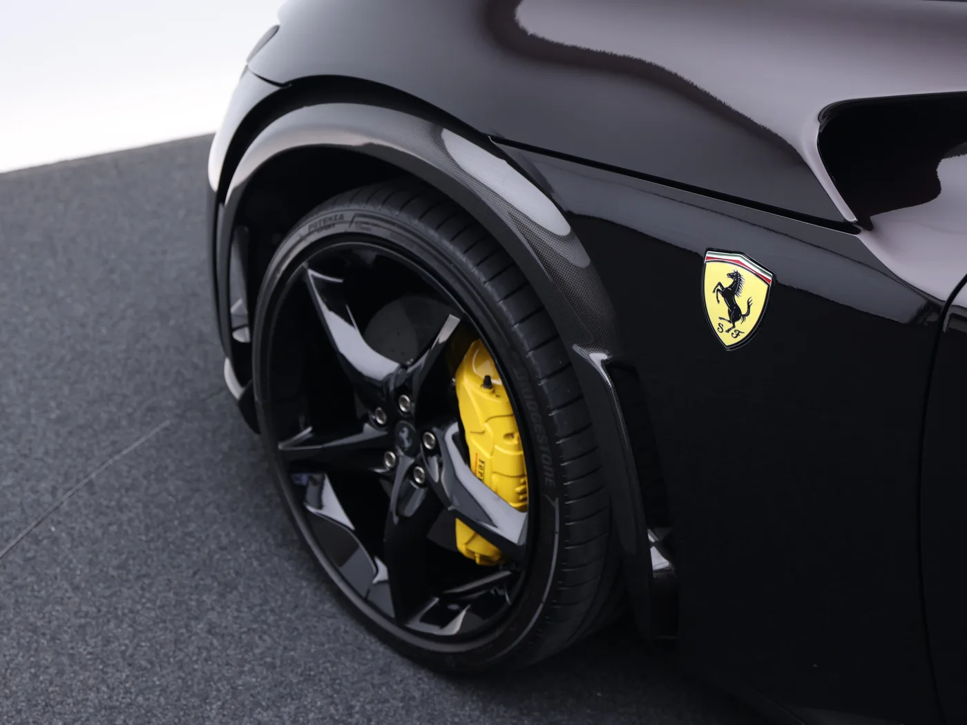 2024 Ferrari Purosangue angeboten von einem Fachhändler in Frankfurt am Main, Deutschland, Foto 14 von 15