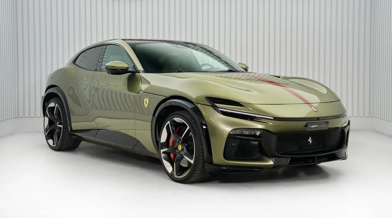 2024 Ferrari Purosangue proposée par un concessionnaire spécialisé à Dubaï, Émirats arabes unis, photo principale