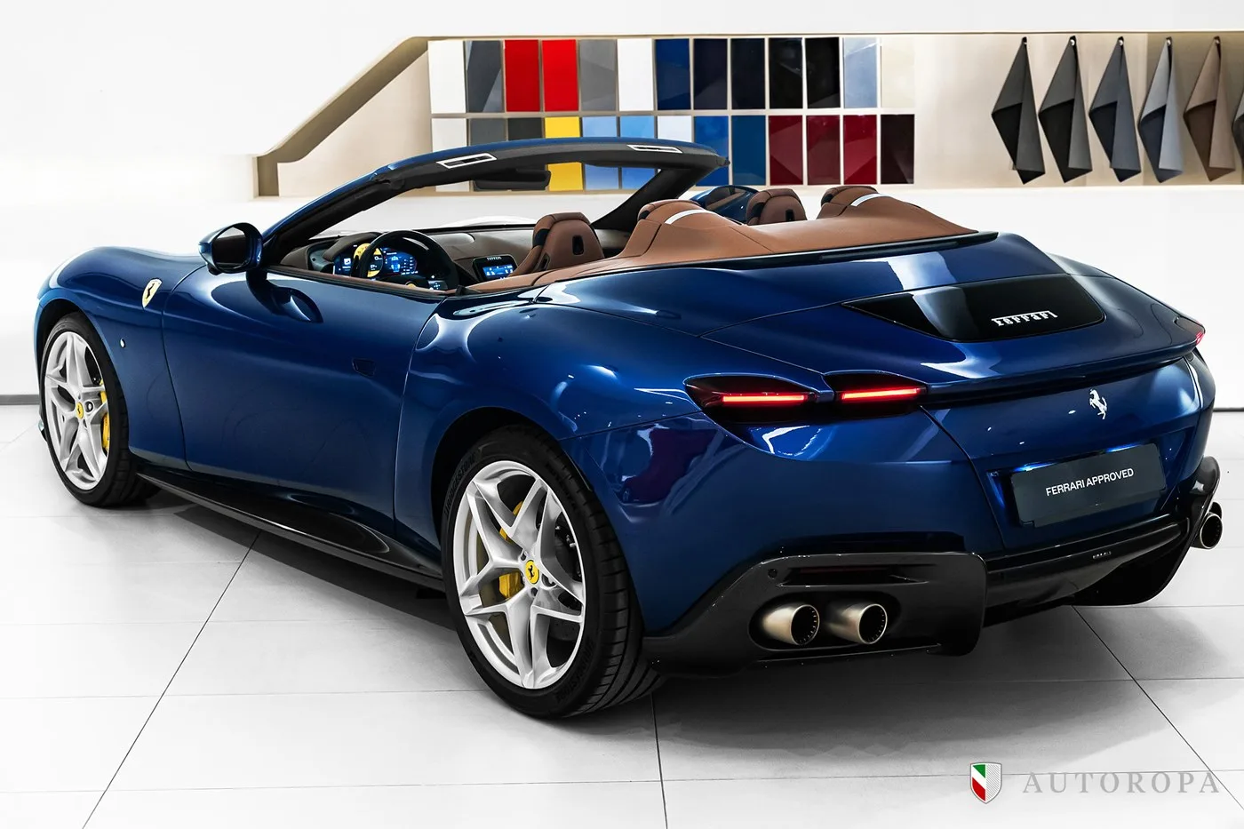 2024 Ferrari Roma Spider proposée par un concessionnaire agréé Ferrari et Maserati à Stockholm, Suède, photo 4 sur 10