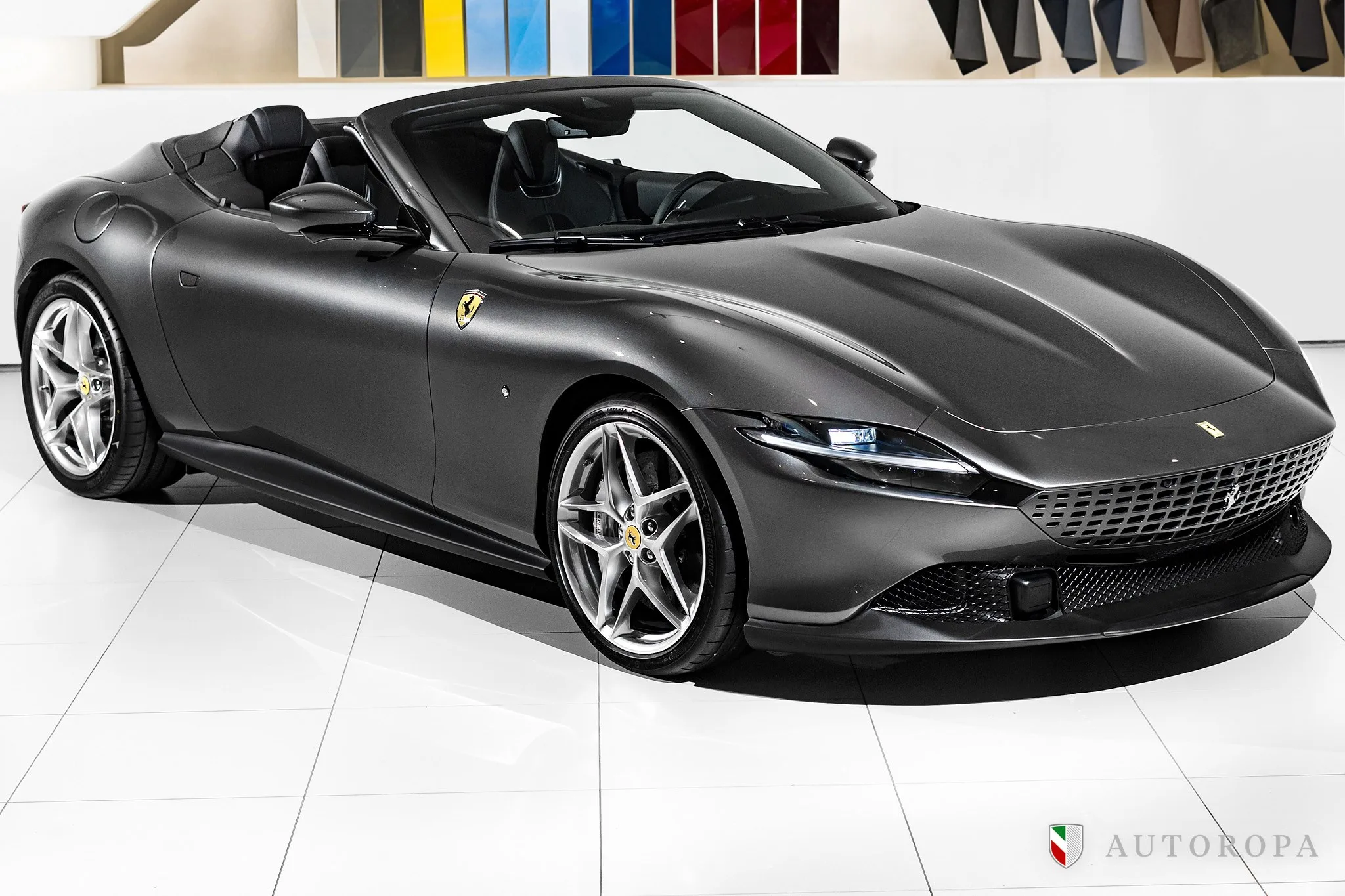 2024 Ferrari Roma Spider proposée par un concessionnaire agréé Ferrari et Maserati à Arlöv, Suède, photo principale