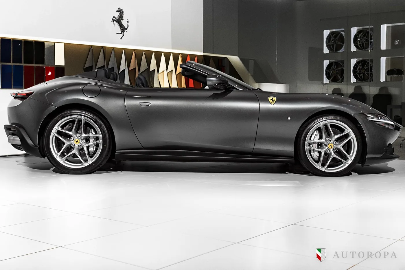 2024 Ferrari Roma Spider proposée par un concessionnaire agréé Ferrari et Maserati à Arlöv, Suède, photo 3 sur 10
