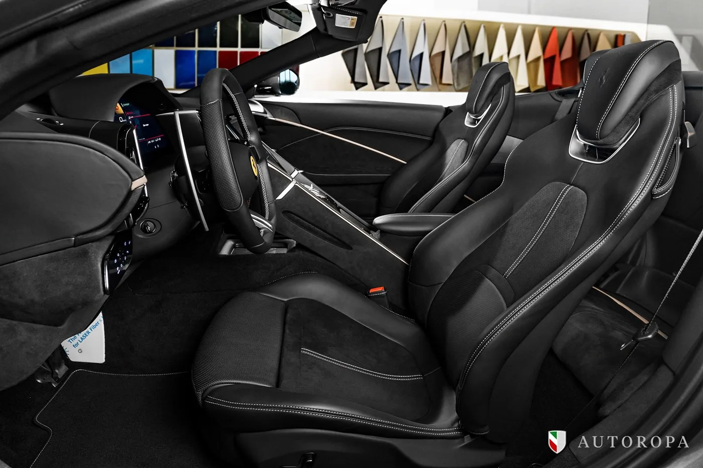 2024 Ferrari Roma Spider proposée par un concessionnaire agréé Ferrari et Maserati à Arlöv, Suède, photo 8 sur 10