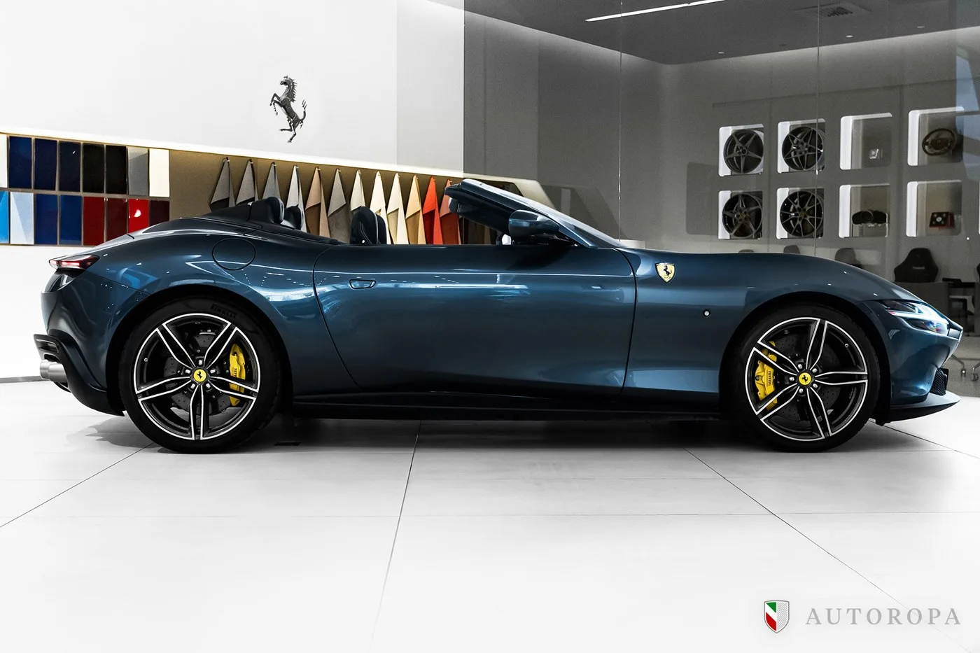 2024 Ferrari Roma Spider proposée par un concessionnaire agréé Ferrari et Maserati à Arlöv, Suède, photo 3 sur 10