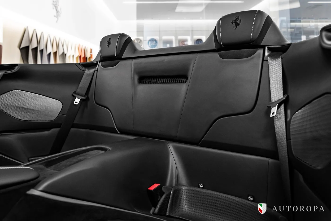 2024 Ferrari Roma Spider proposée par un concessionnaire agréé Ferrari et Maserati à Arlöv, Suède, photo 9 sur 10
