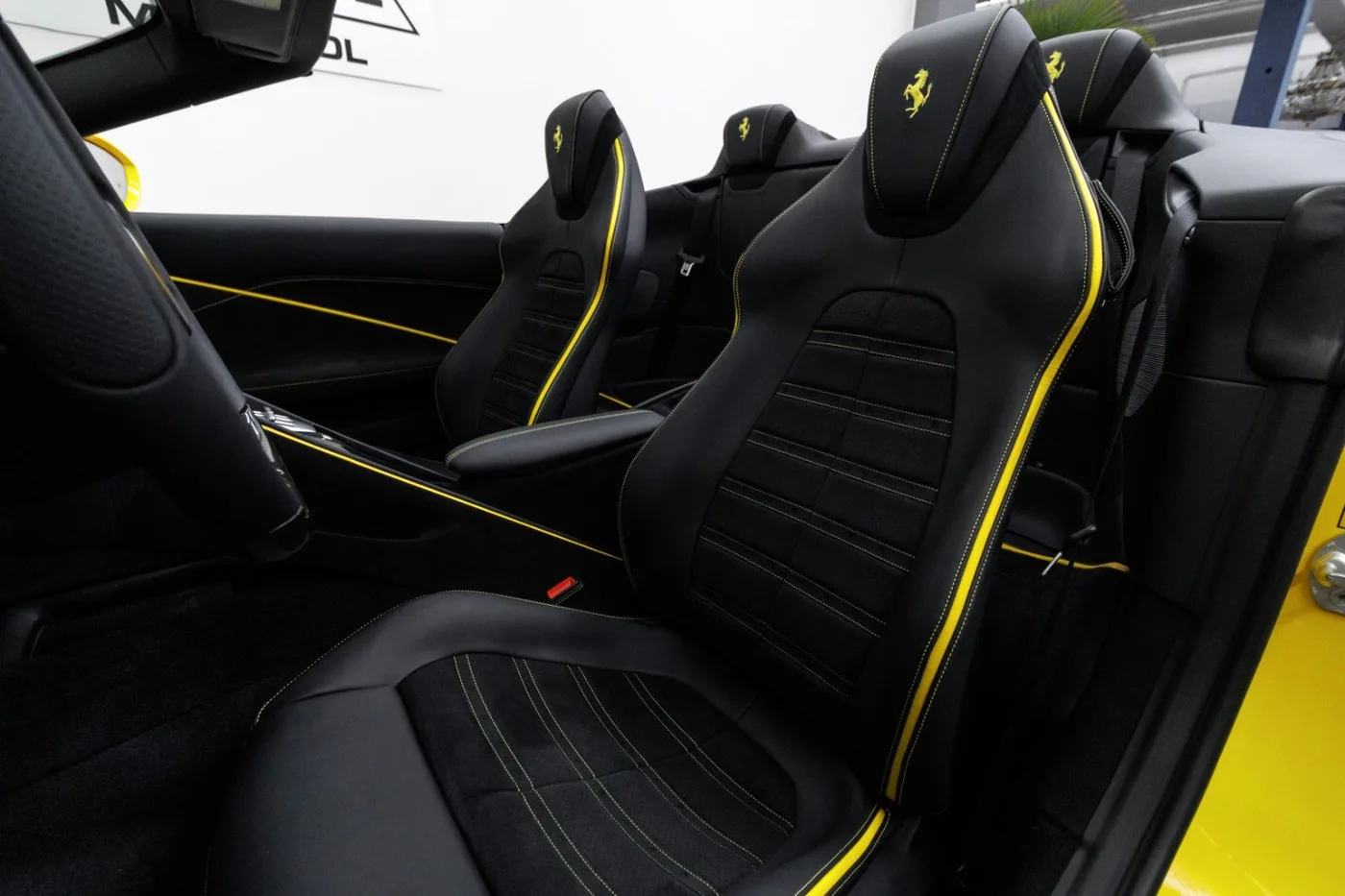 2024 Ferrari Roma Spider angeboten von einem Fachhändler in Nuremberg, Deutschland, Foto 10 von 15