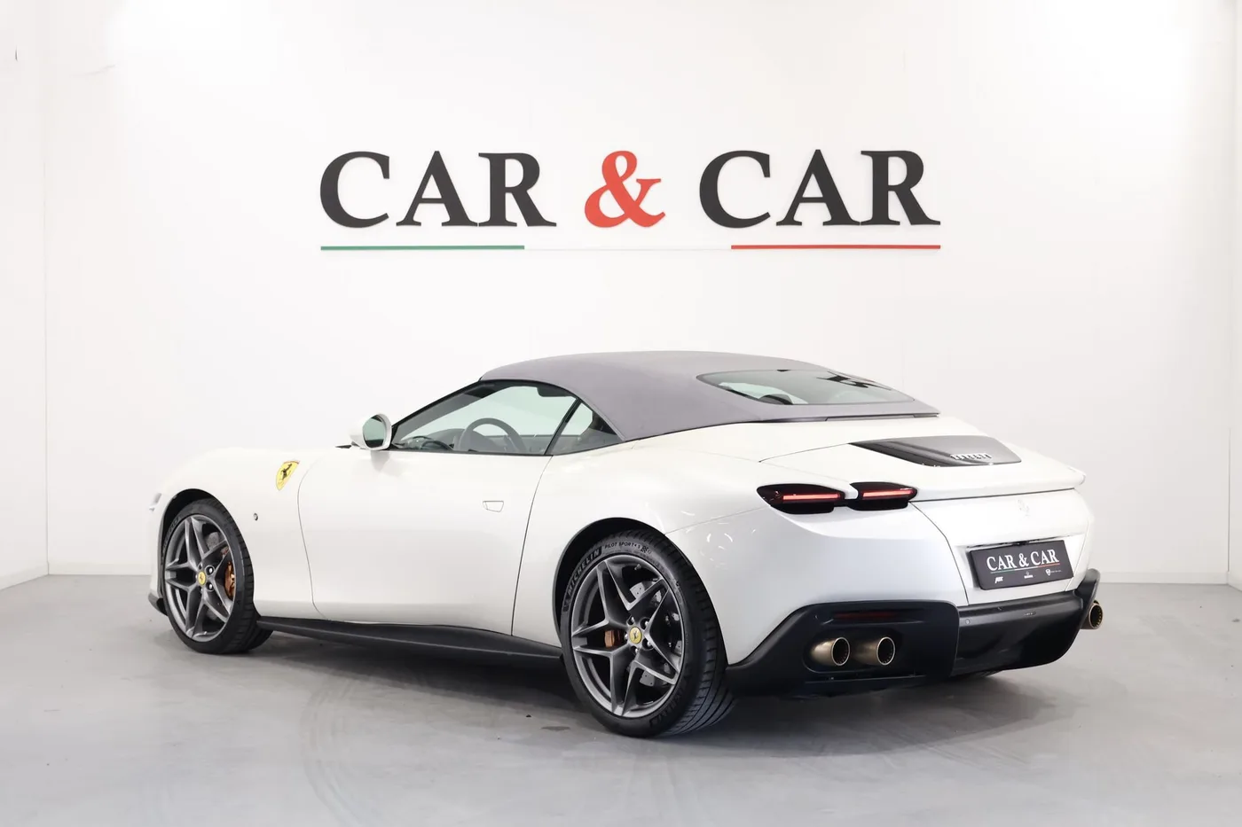 2024 Ferrari Roma Spider angeboten von einem Supersportwagenhändler in Zibido San Giacomo, Italien, Foto 2 von 22