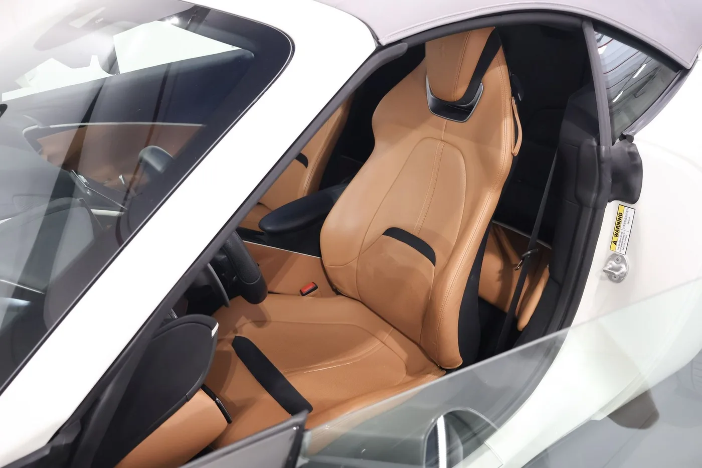 2024 Ferrari Roma Spider angeboten von einem Supersportwagenhändler in Zibido San Giacomo, Italien, Foto 8 von 22