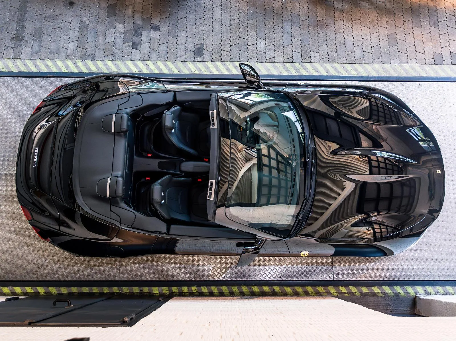 2024 Ferrari Roma Spider, 20/20