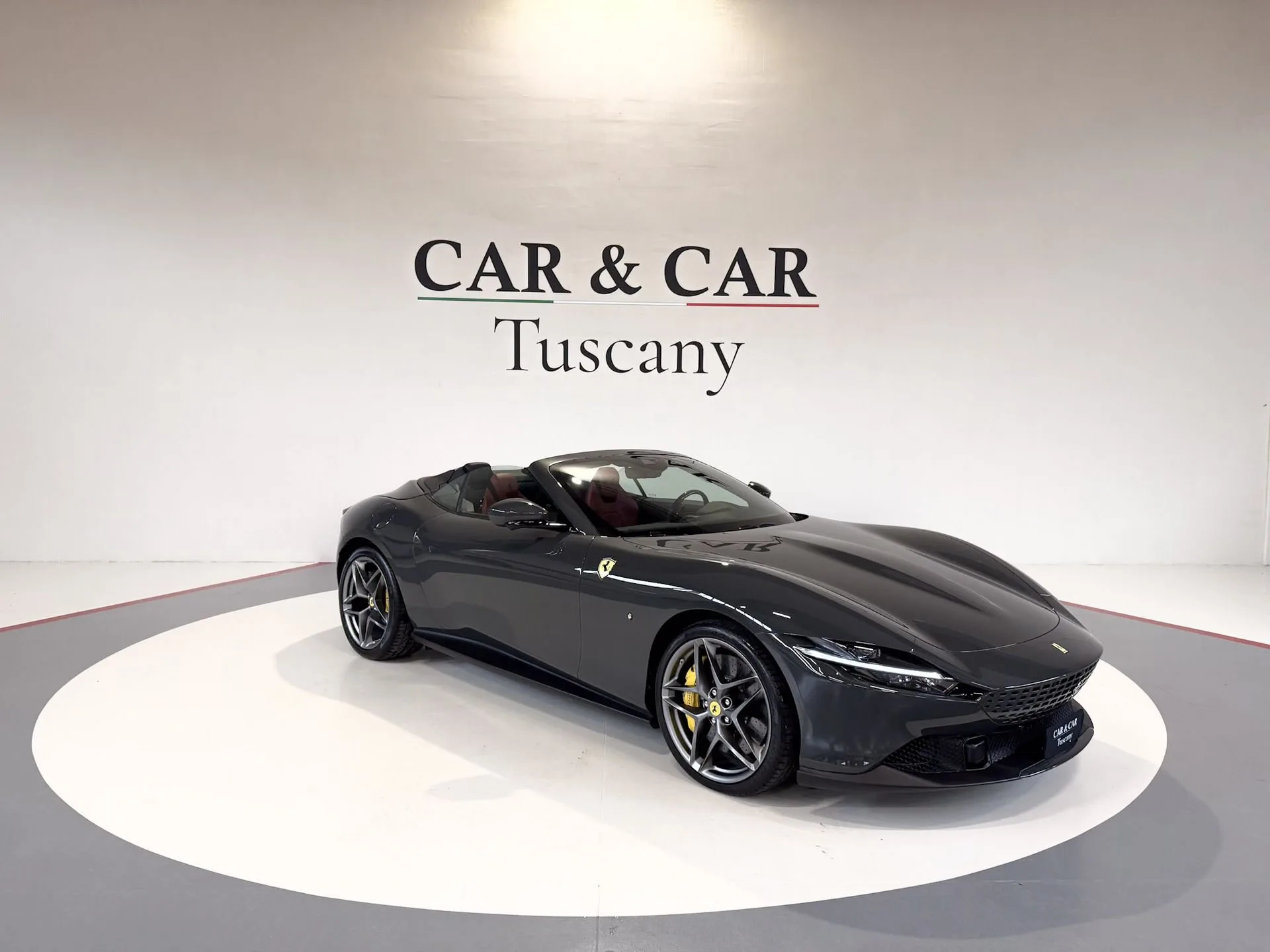 2024 Ferrari Roma Spider angeboten von einem Fachhändler in Lucca, Italien, Hauptfoto