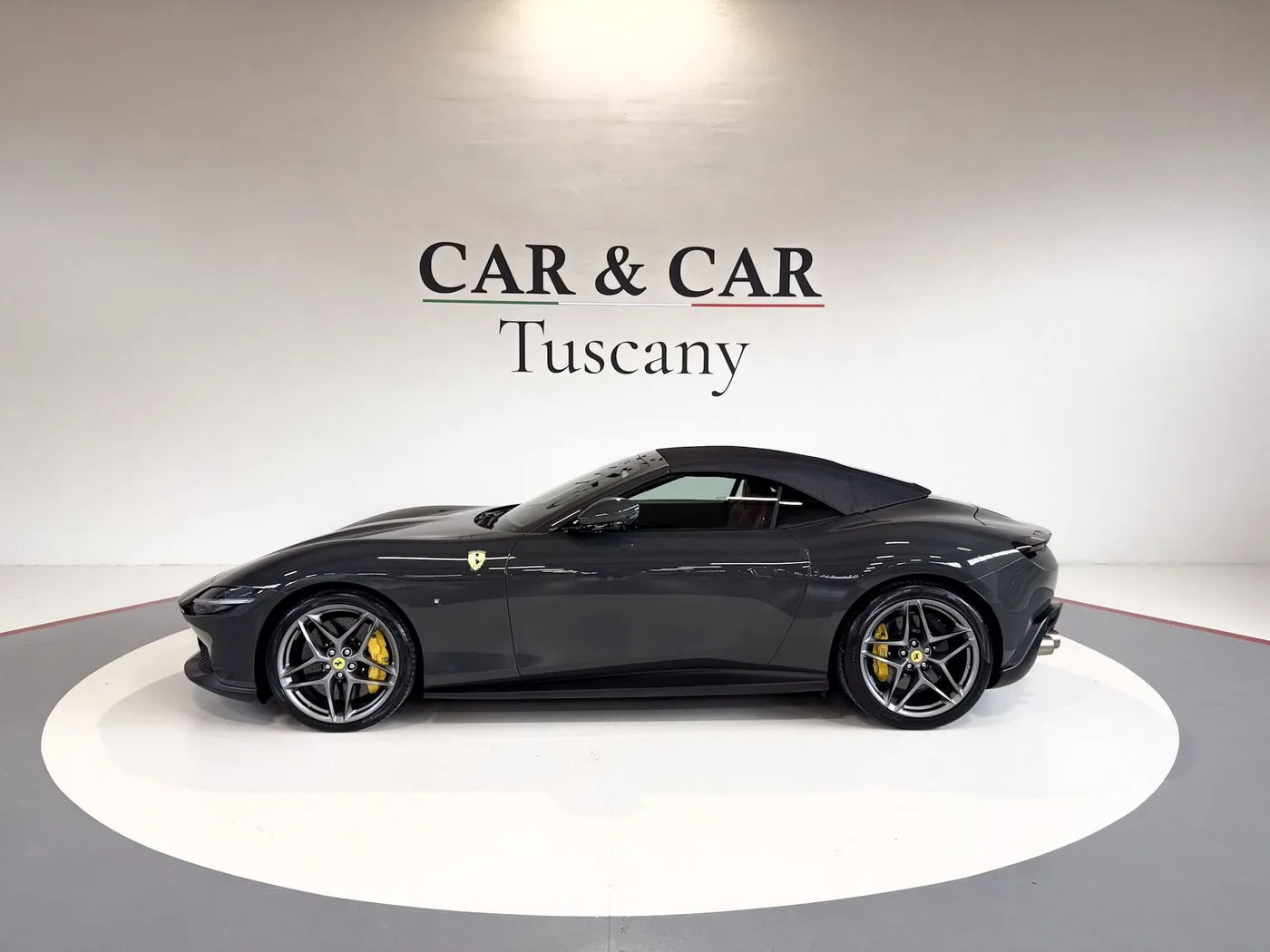 2024 Ferrari Roma Spider proposée par un concessionnaire spécialisé à Lucca, Italie, photo 5 sur 25