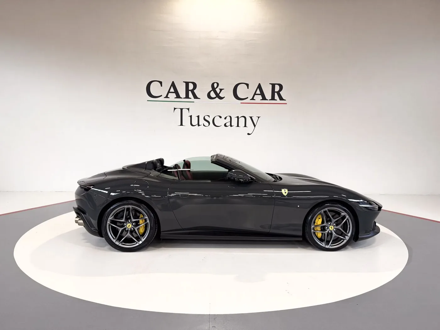 2024 Ferrari Roma Spider proposée par un concessionnaire spécialisé à Lucca, Italie, photo 6 sur 25