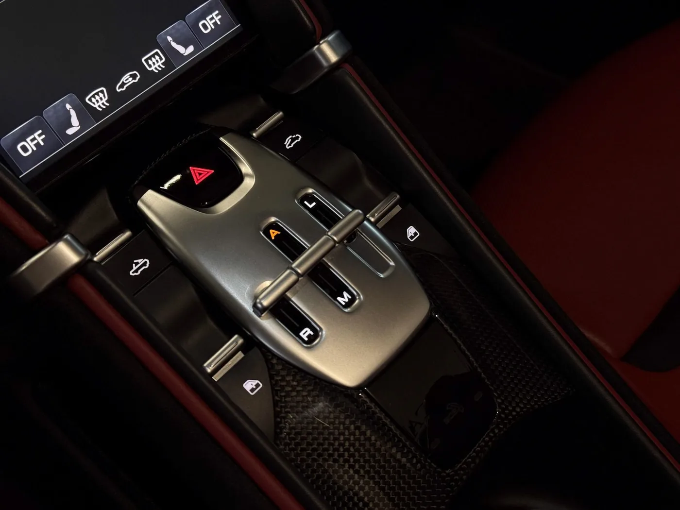 2024 Ferrari Roma Spider proposée par un concessionnaire spécialisé à Lucca, Italie, photo 19 sur 25