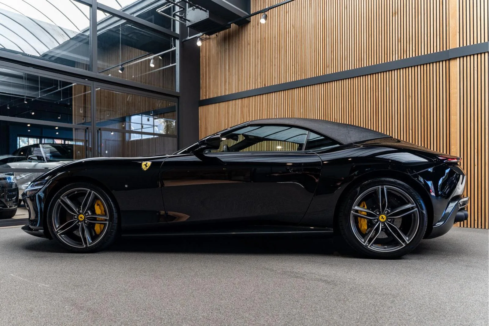 2024 Ferrari Roma Spider, 3/30