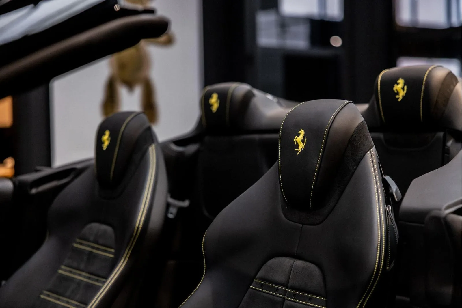 2024 Ferrari Roma Spider, 10/30