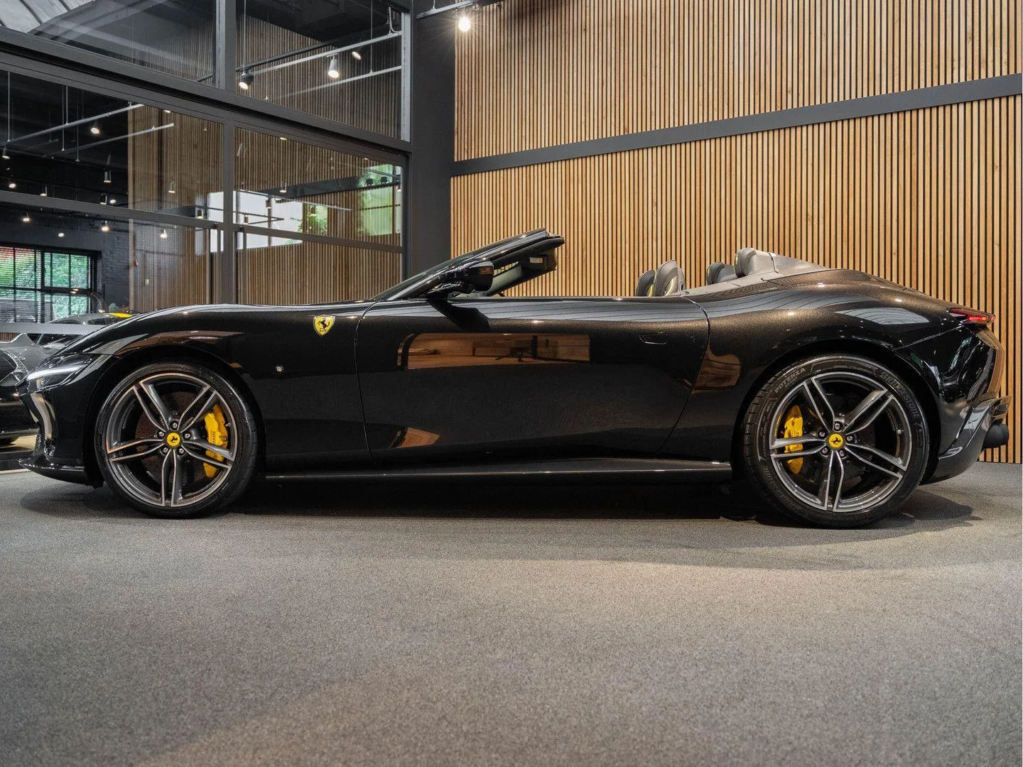 2024 Ferrari Roma Spider, 3/30