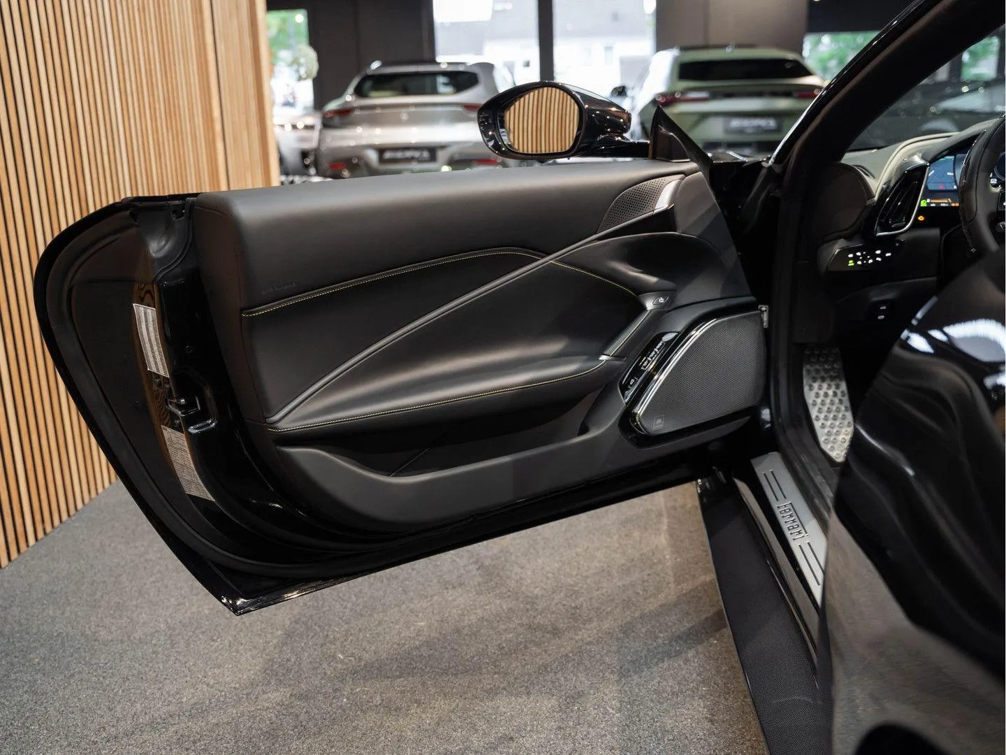 2024 Ferrari Roma Spider, 6/30
