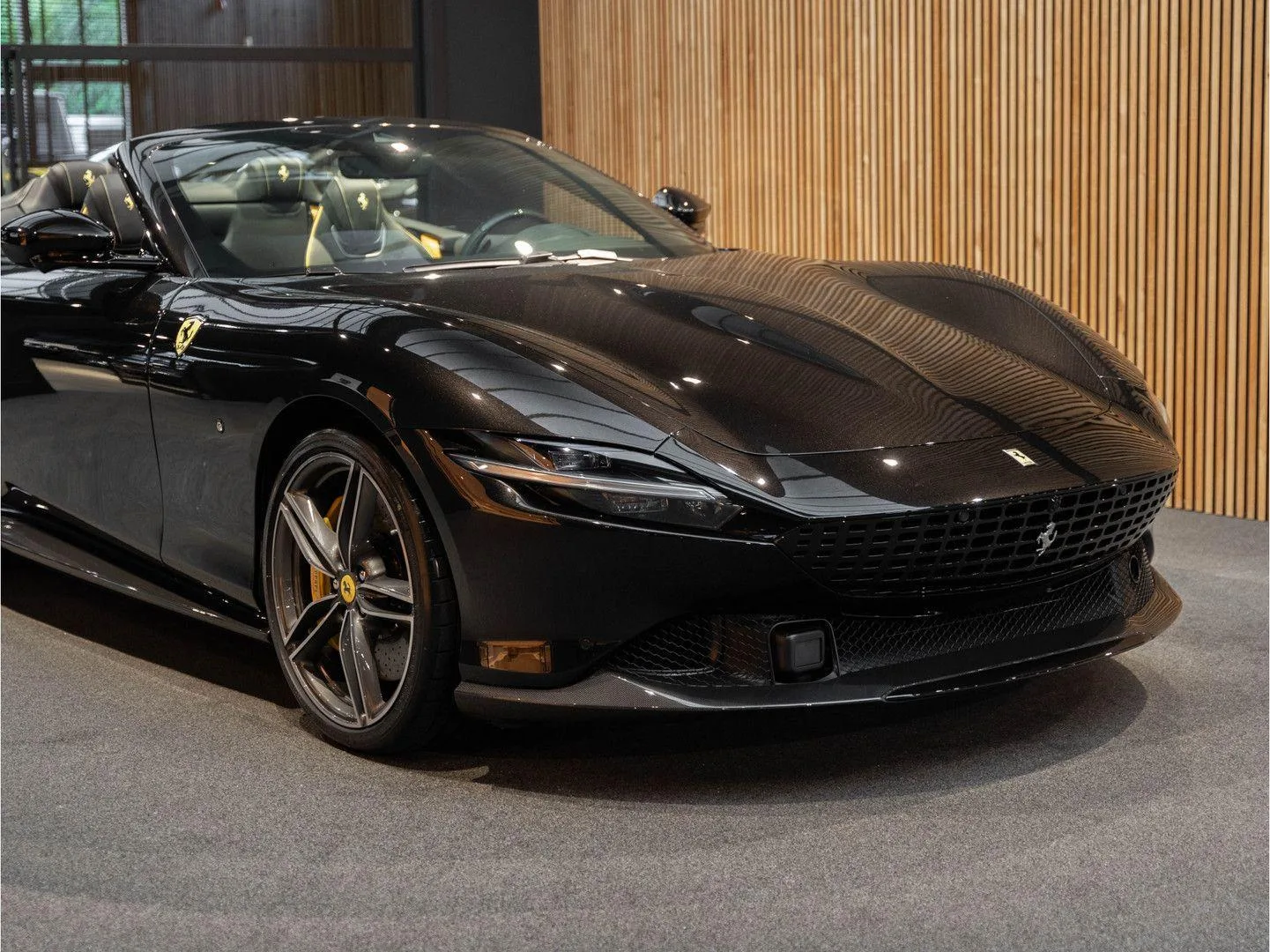 2024 Ferrari Roma Spider, 12/30