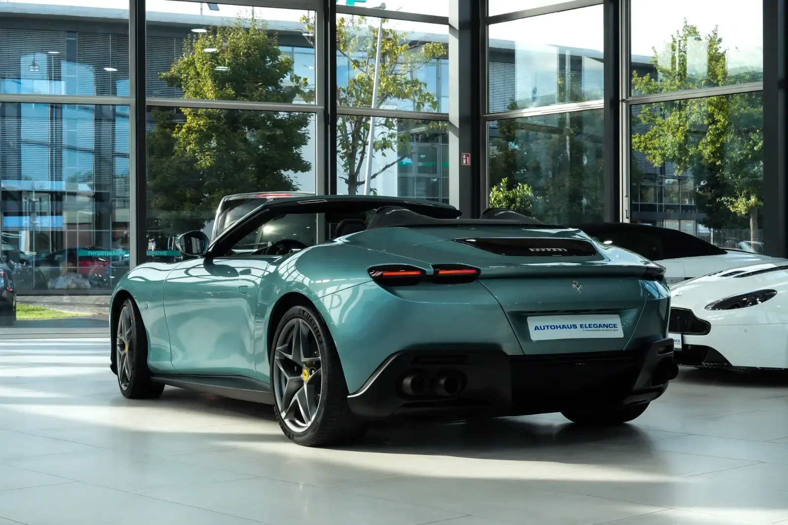 2024 Ferrari Roma Spider, 3/30
